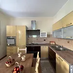 Rosanna Villa