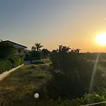 Rosanna Villa *